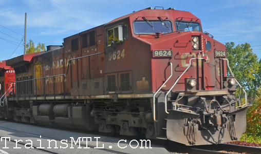 Locomotive CP9624 right side / coté droit